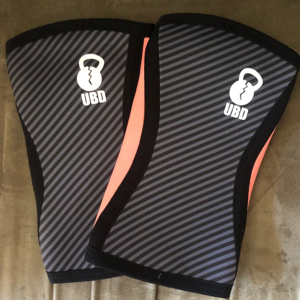 Brand New, Never Worn Unbroken Knee Sleeves